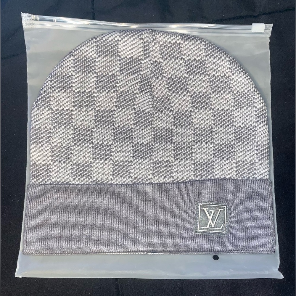 Louis Vuitton Heather Grey Checkered Winter Beanie Hat Cap LV Logo BRAND NEW